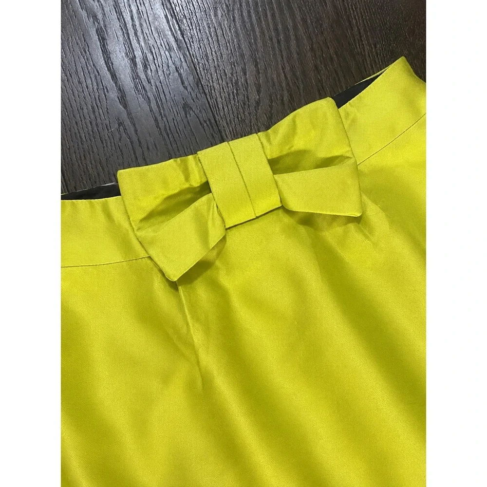 Leona by Lauren Leonard Chartreuse Yellow/Green Bow Front Mini Skirt Size 0 USA